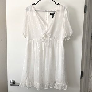 White puff sleeve dress